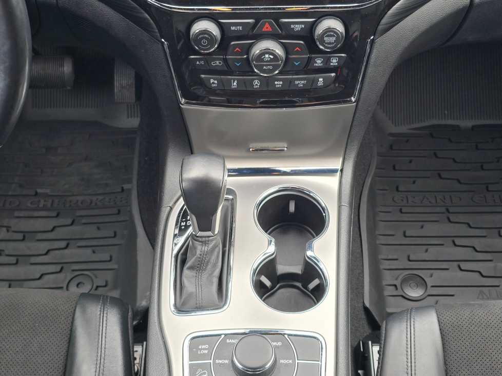 Thumbnail: 2021 Jeep Grand Cherokee - 12