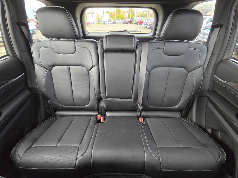 Thumbnail: 2025 Jeep Grand Cherokee - 17