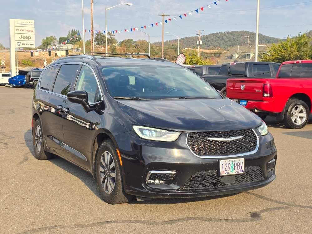 Thumbnail: 2021 Chrysler Pacifica - 4