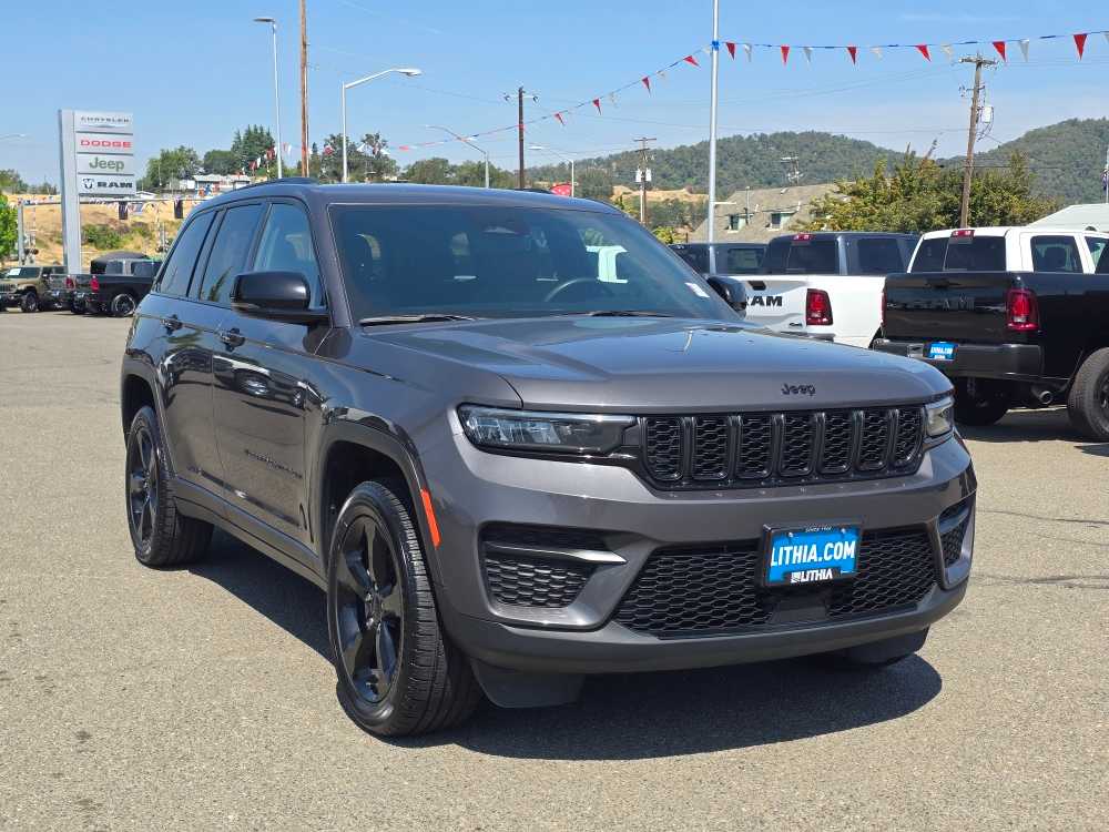 Thumbnail: 2023 Jeep Grand Cherokee - 6