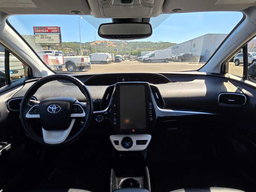 Thumbnail: 2018 Toyota Prius Prime - 15