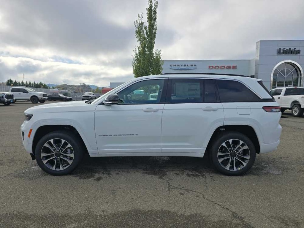 New 2025 Jeep Grand Cherokee Overland Sport Utility