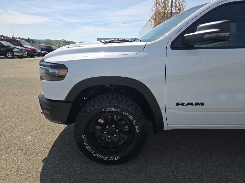 Thumbnail: 2026 RAM 1500 - 18