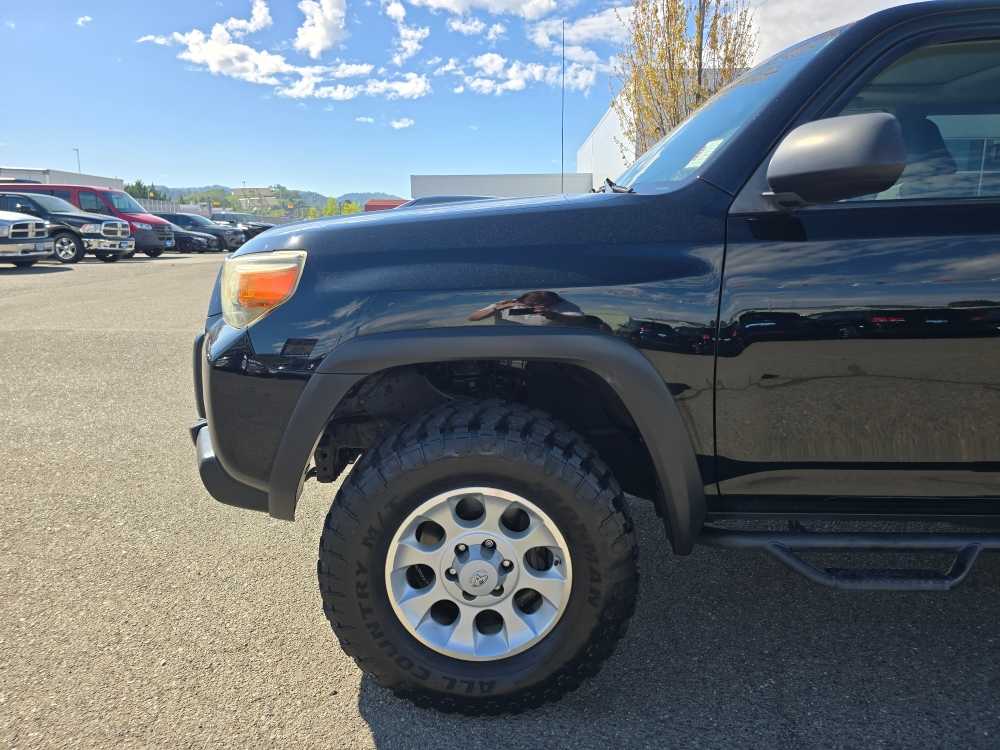 Thumbnail: 2011 Toyota 4Runner - 18