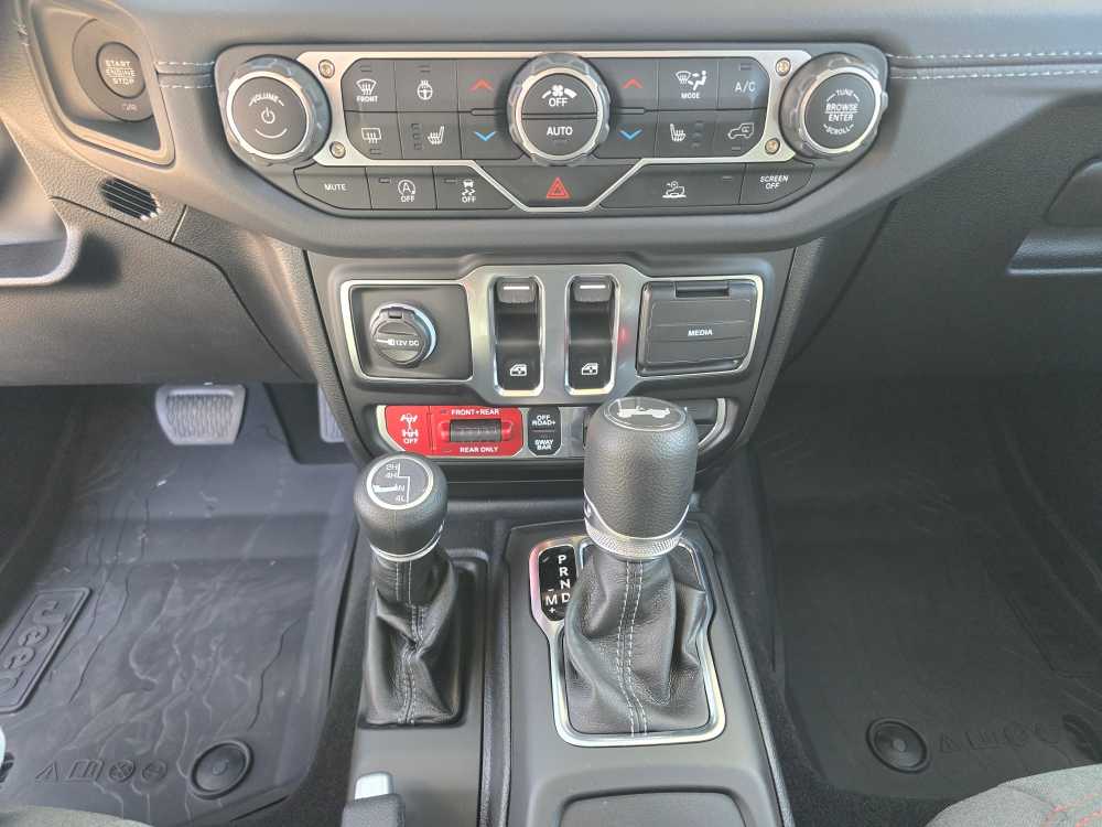 Thumbnail: 2025 Jeep Wrangler - 14