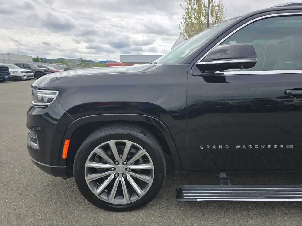 Thumbnail: 2023 Jeep Grand Wagoneer - 19
