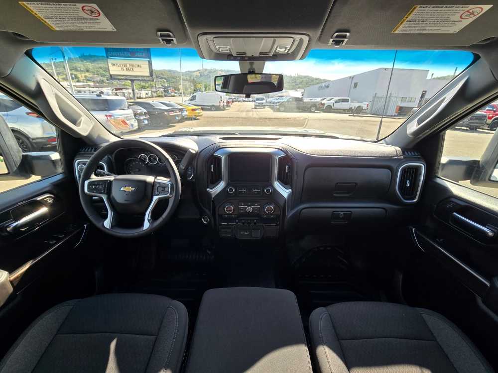 Thumbnail: 2022 Chevrolet Silverado 3500 - 16