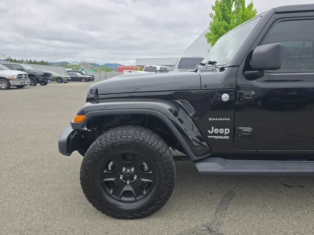 Thumbnail: 2018 Jeep Wrangler - 17