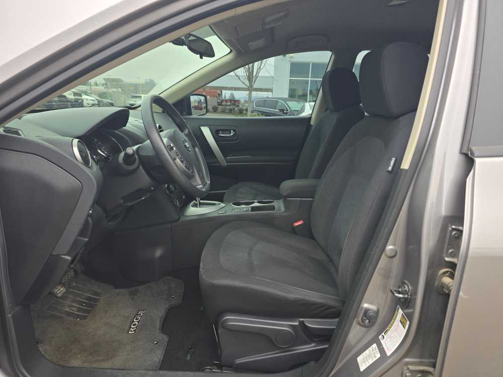 Thumbnail: 2015 Nissan Rogue - 9