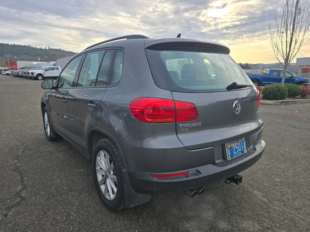 2017 Volkswagen Tiguan Limited photo 2