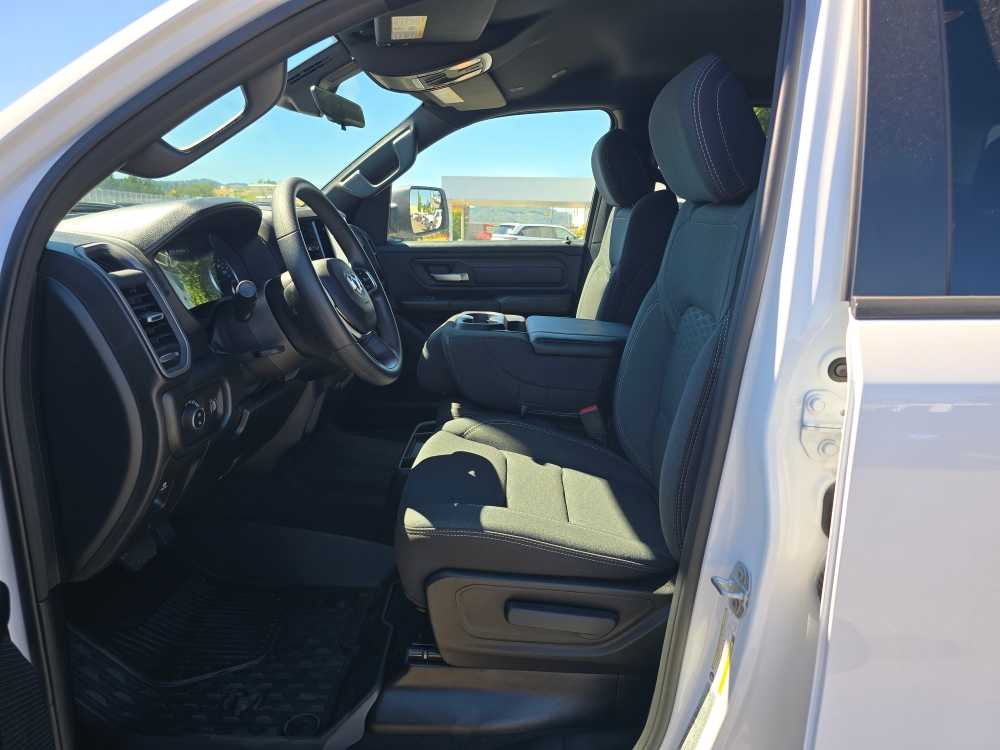 Thumbnail: 2026 RAM 1500 - 9