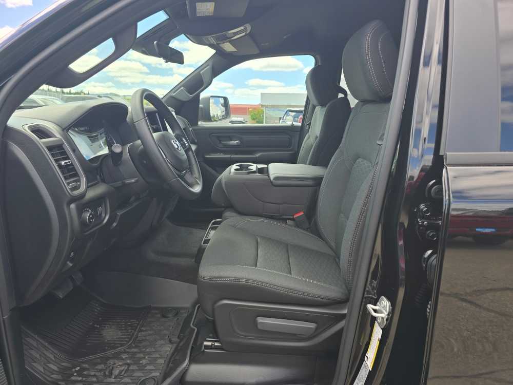 Thumbnail: 2026 RAM 1500 - 9