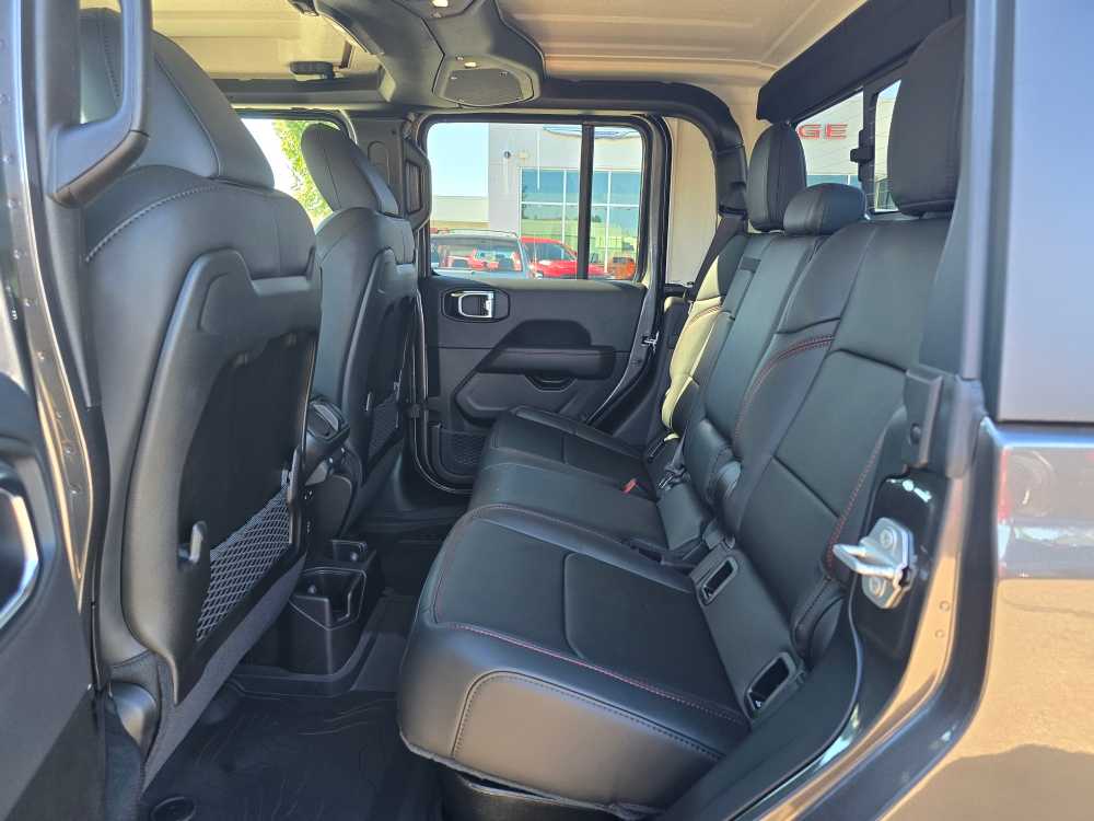 Thumbnail: 2025 Jeep Gladiator - 16