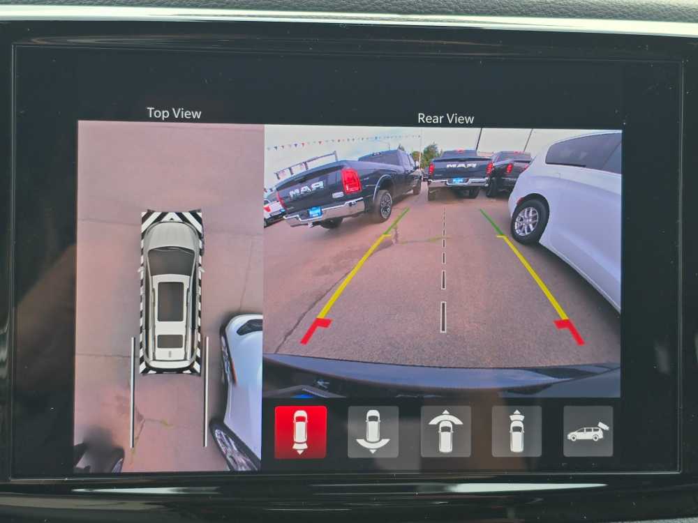 Thumbnail: 2026 Chrysler Pacifica - 20