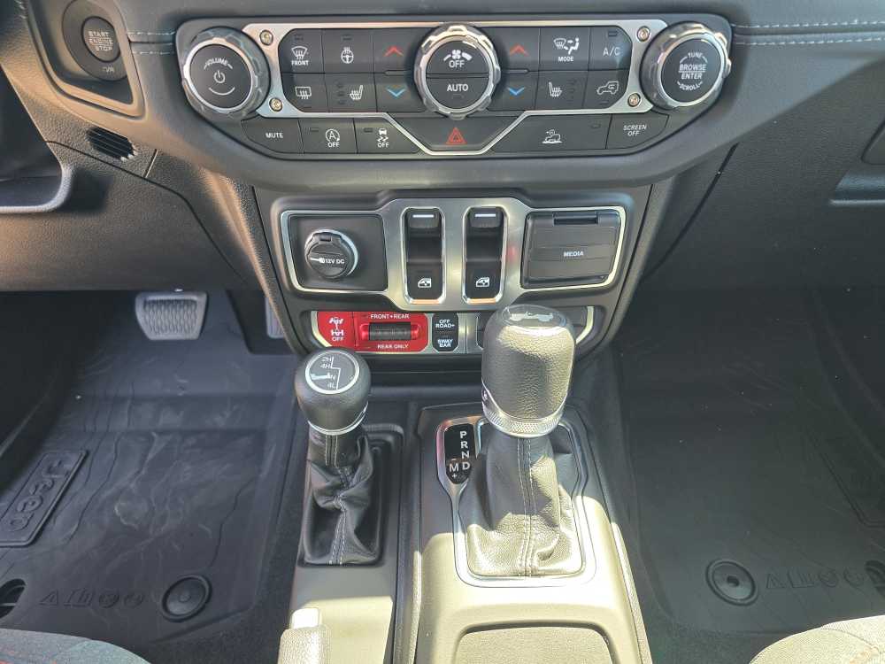 Thumbnail: 2025 Jeep Wrangler - 13