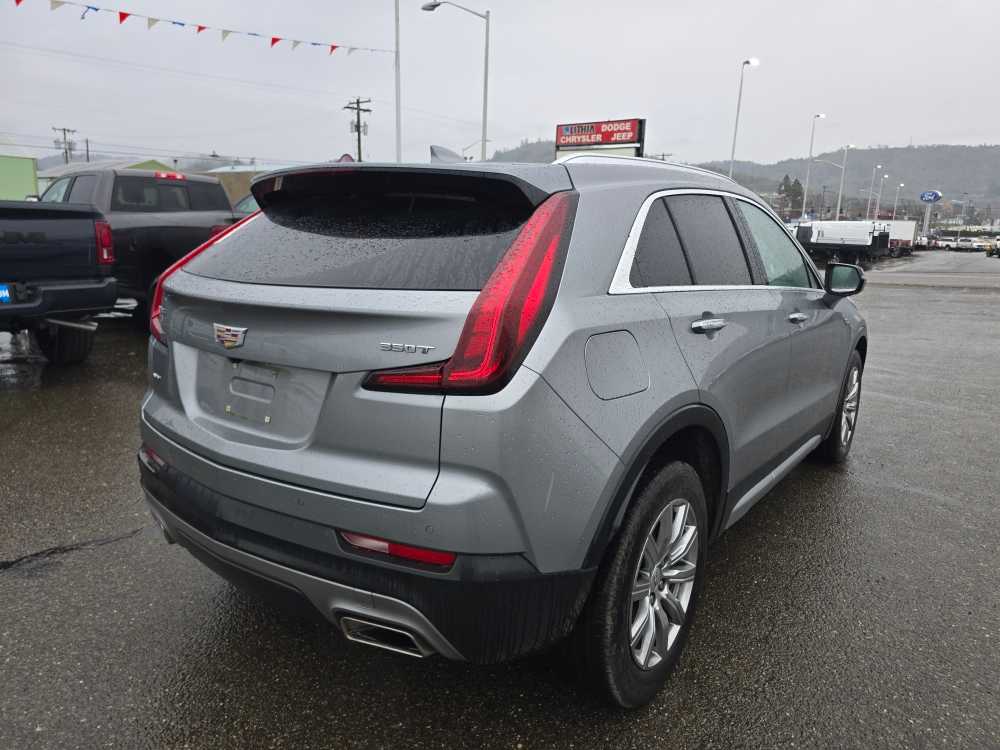 Thumbnail: 2023 Cadillac XT4 - 3