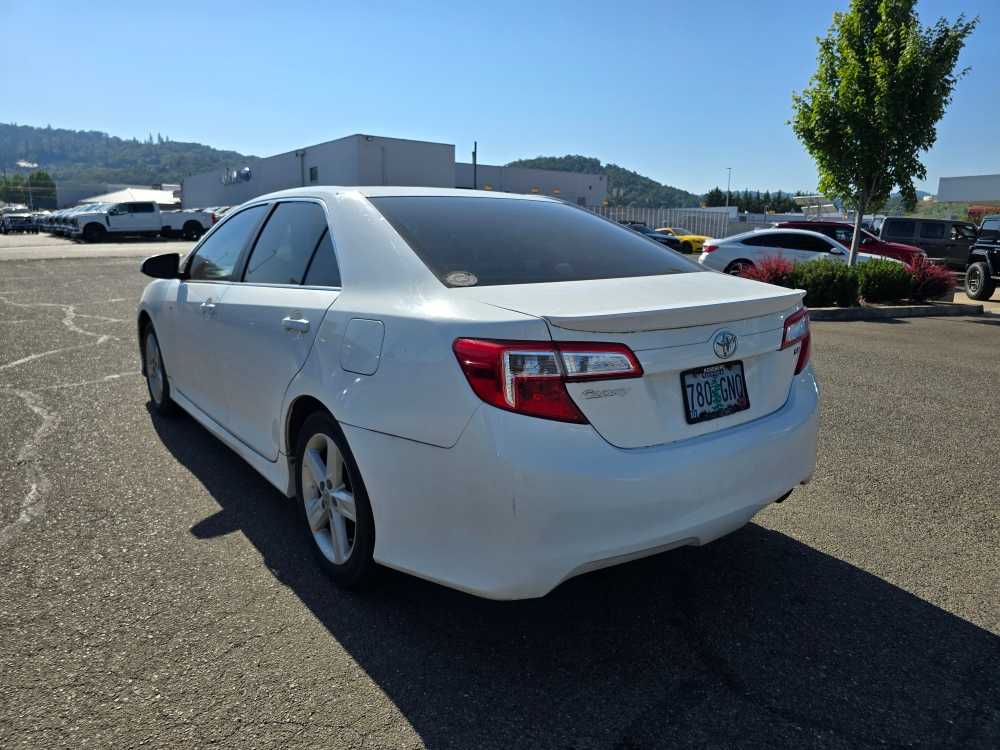 2012 Toyota Camry SE 2
