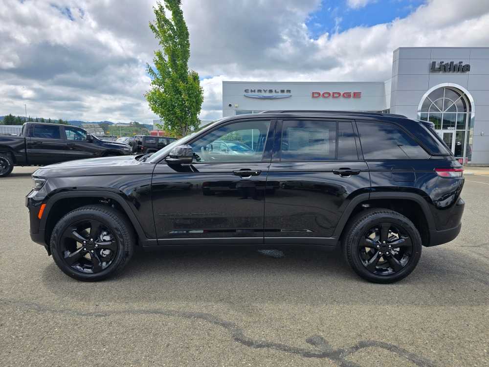 Thumbnail: 2025 Jeep Grand Cherokee - 2