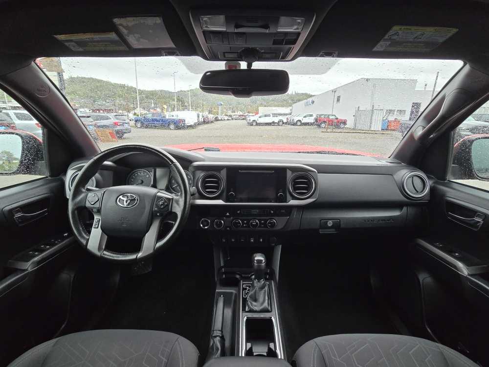 Thumbnail: 2016 Toyota Tacoma - 15