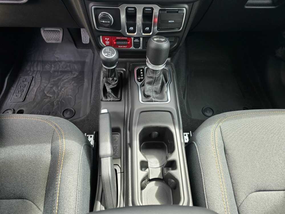 Thumbnail: 2025 Jeep Wrangler - 13