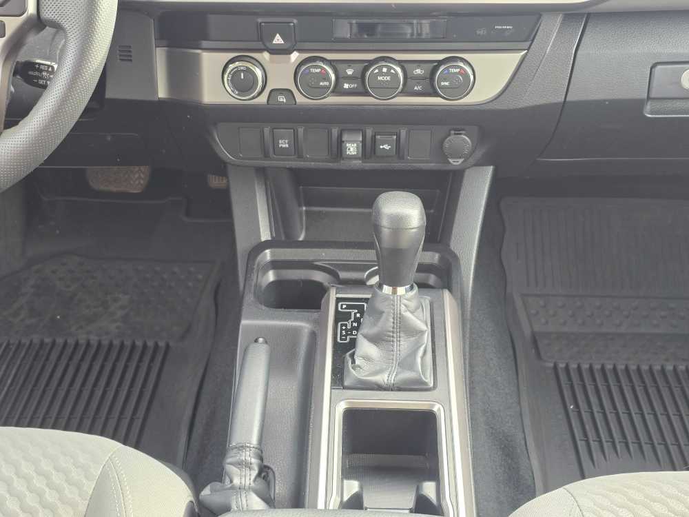 Thumbnail: 2022 Toyota Tacoma - 13