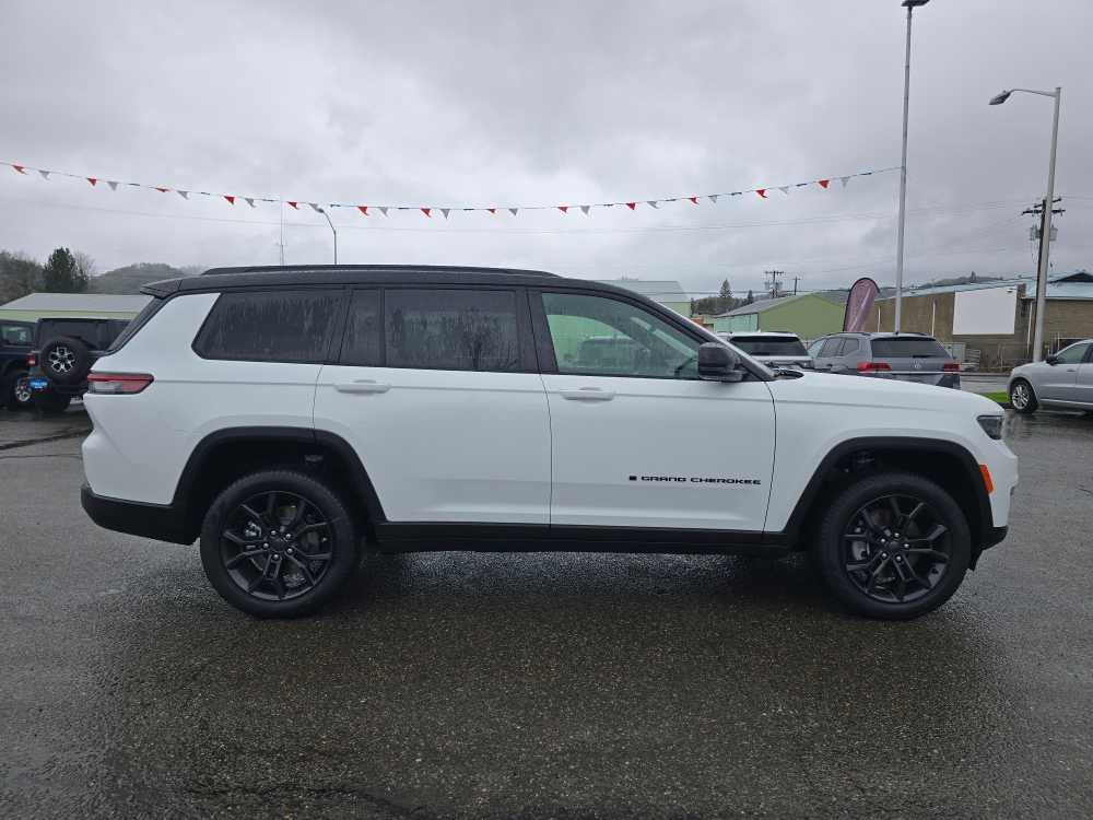 Thumbnail: 2025 Jeep Grand Cherokee L - 6