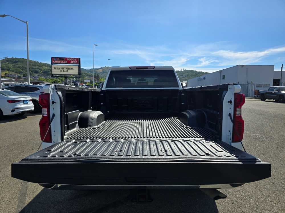 Thumbnail: 2022 Chevrolet Silverado 3500 - 20