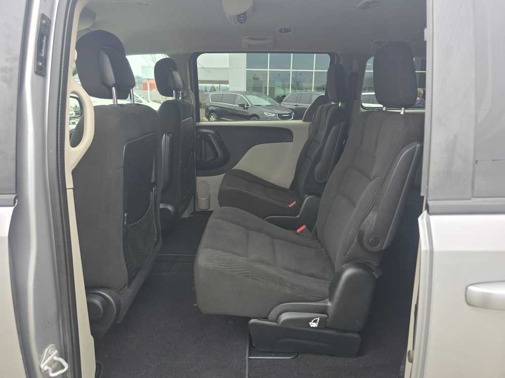 Thumbnail: 2016 Dodge Grand Caravan - 16