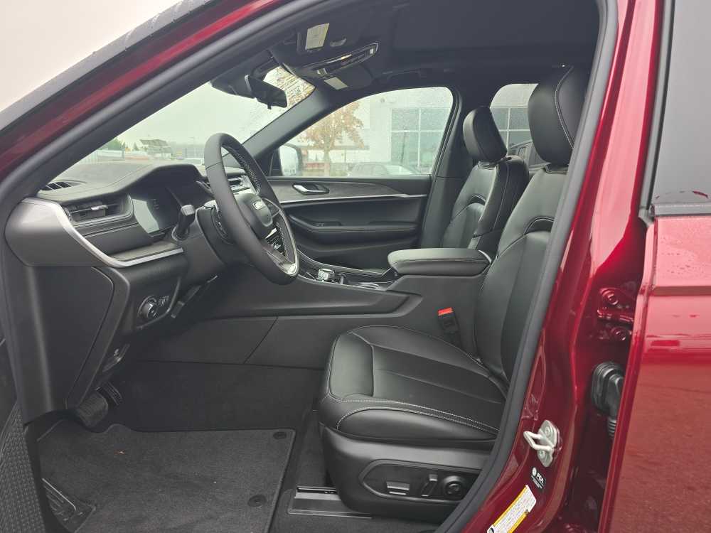 Thumbnail: 2025 Jeep Grand Cherokee - 9