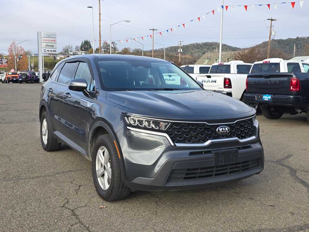 2021 Kia Sorento LX photo 3