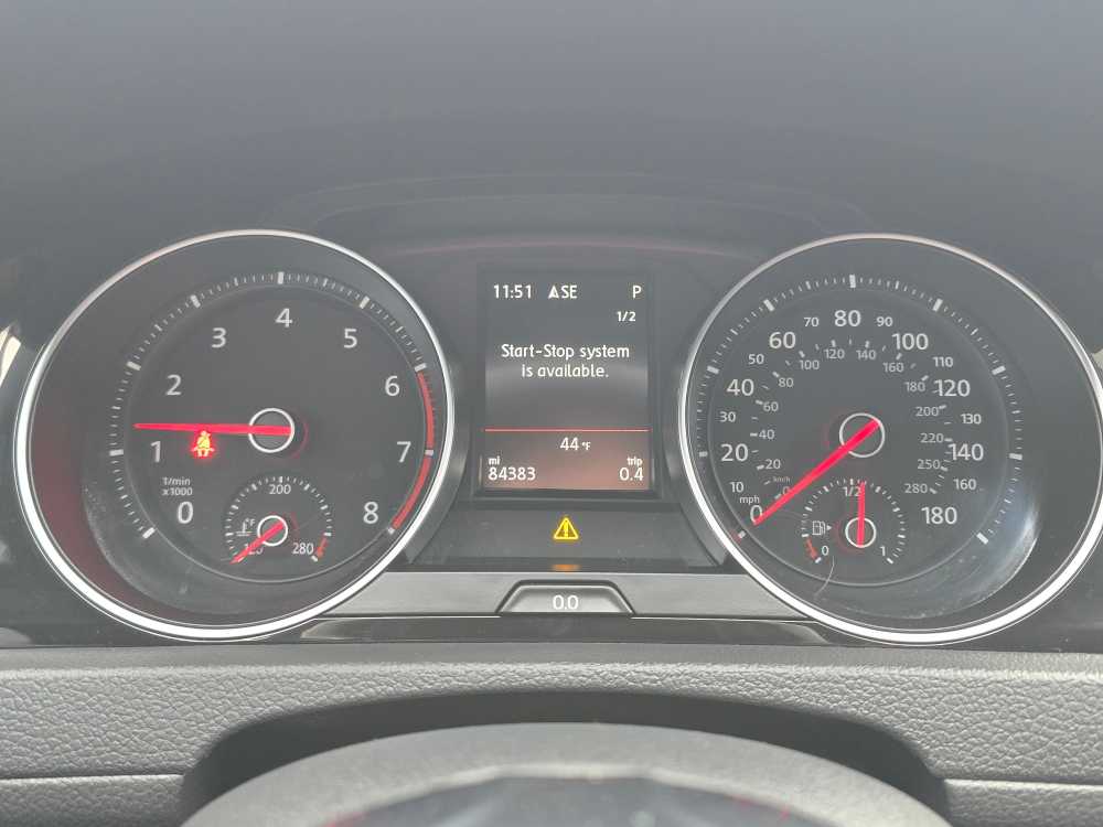 Thumbnail: 2021 Volkswagen Golf - 20