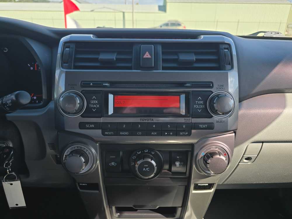 Thumbnail: 2011 Toyota 4Runner - 12