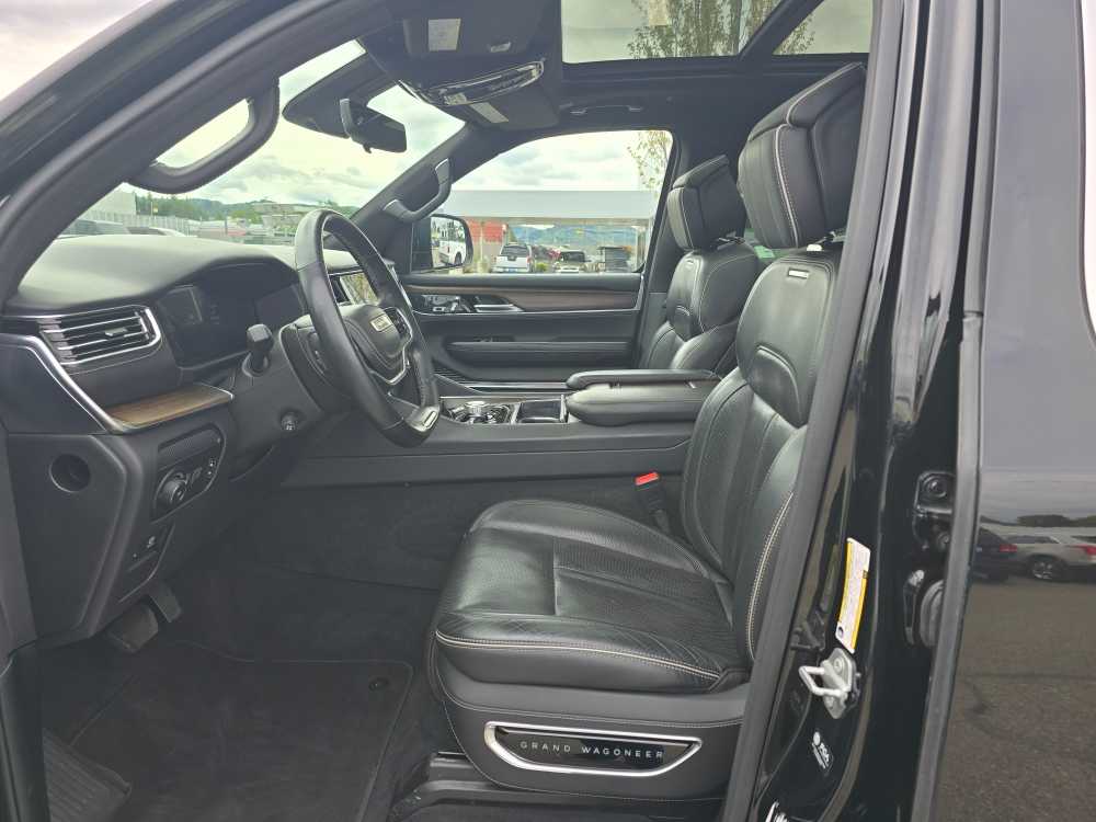 Thumbnail: 2023 Jeep Grand Wagoneer - 9