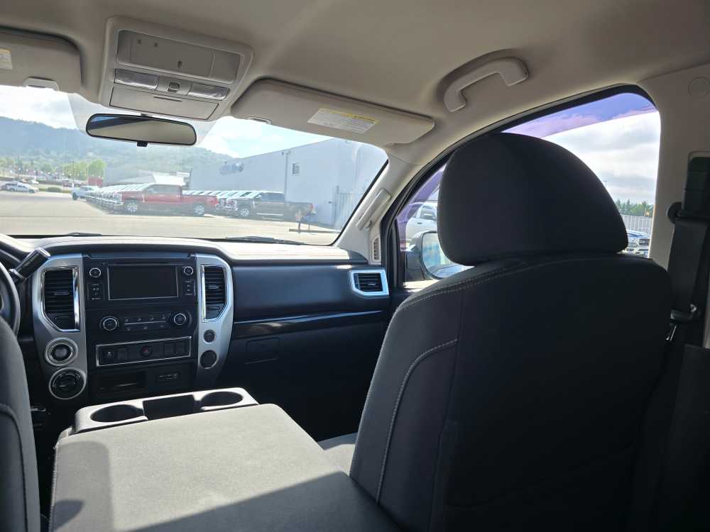 2019 Nissan Titan SV - Photo 14