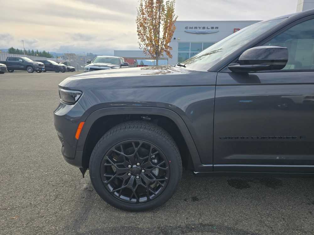 Thumbnail: 2025 Jeep Grand Cherokee L - 18