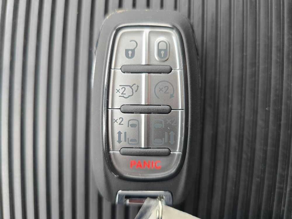 Thumbnail: 2026 Chrysler Pacifica - 22