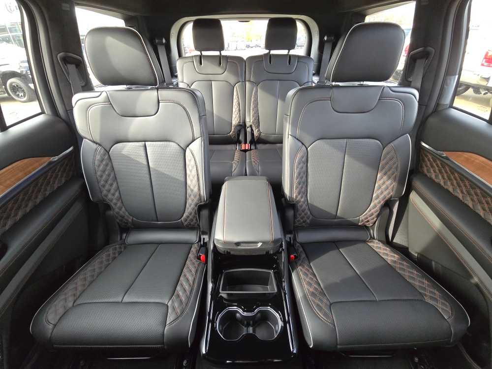 Thumbnail: 2025 Jeep Grand Cherokee L - 17