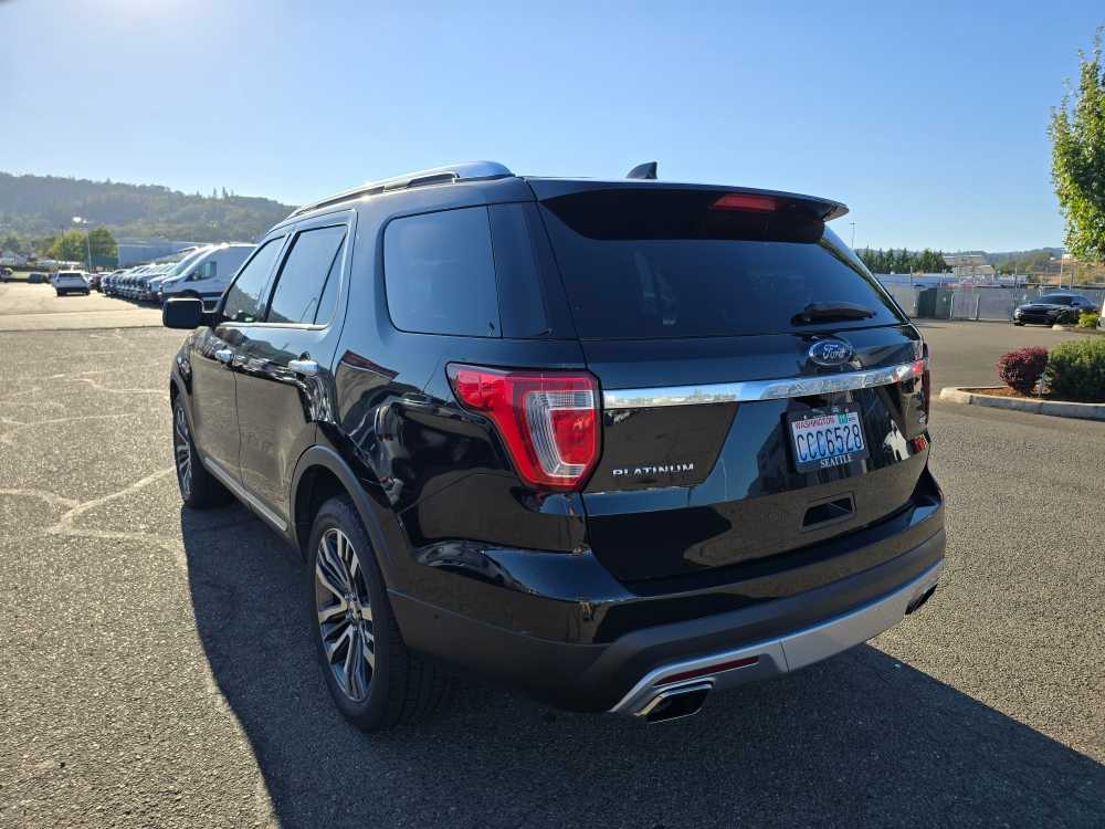 2017 Ford Explorer Platinum photo 2