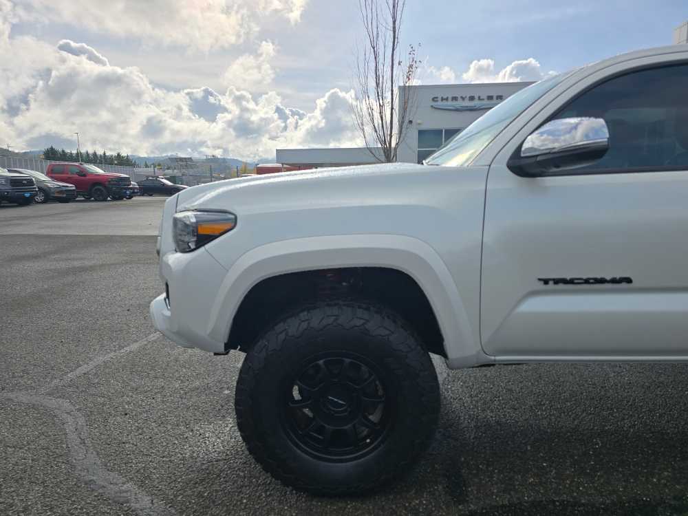 Thumbnail: 2021 Toyota Tacoma - 18