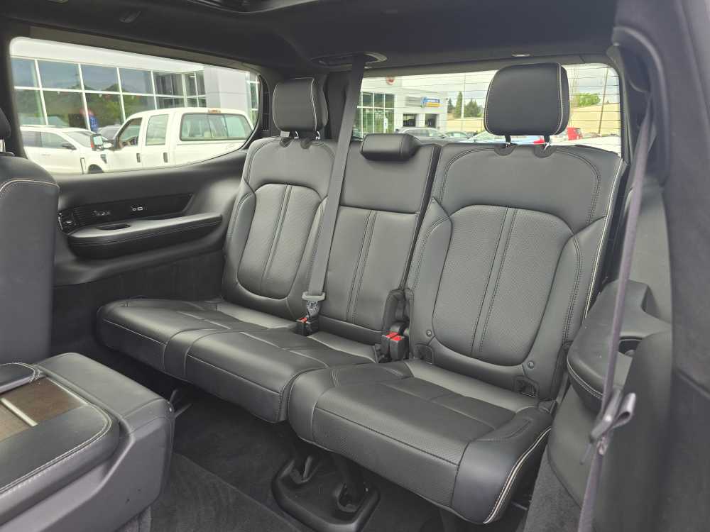 Thumbnail: 2023 Jeep Grand Wagoneer - 17