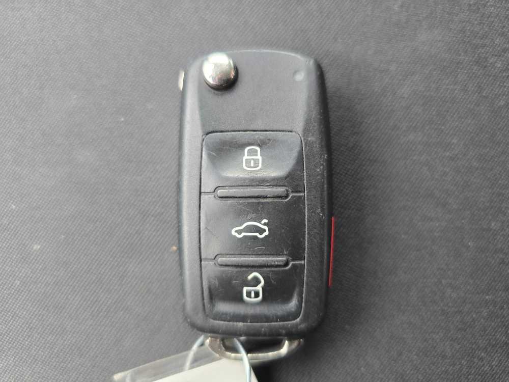 Thumbnail: 2017 Volkswagen Tiguan - 21