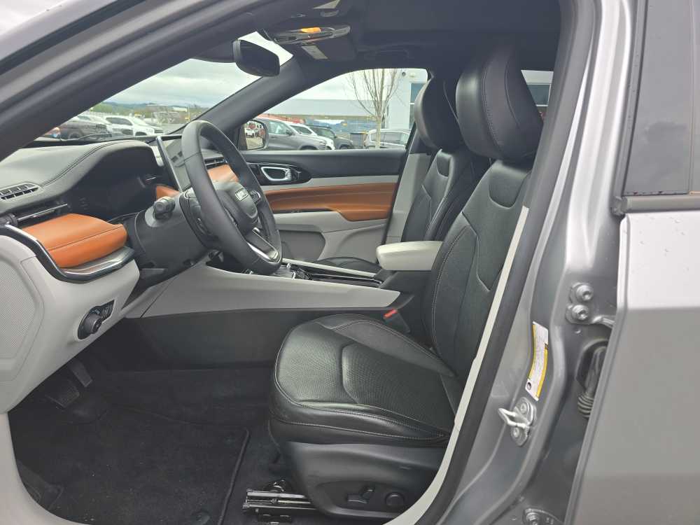 Thumbnail: 2023 Jeep Compass - 9