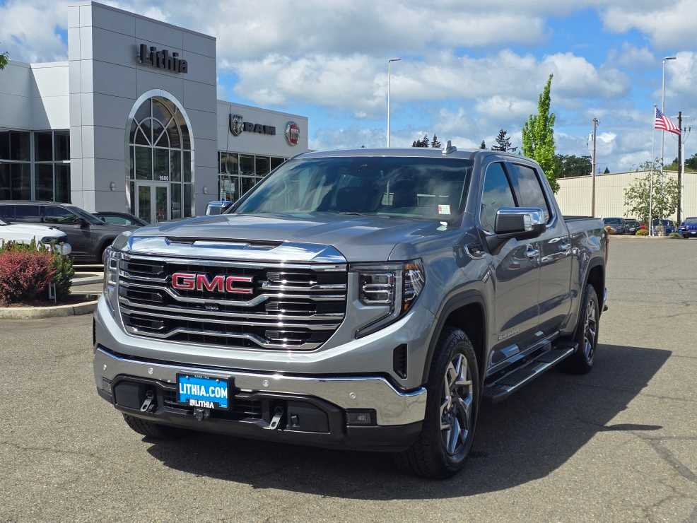 2025 GMC Sierra 4WD Crew Cab Short Box SLT's photo