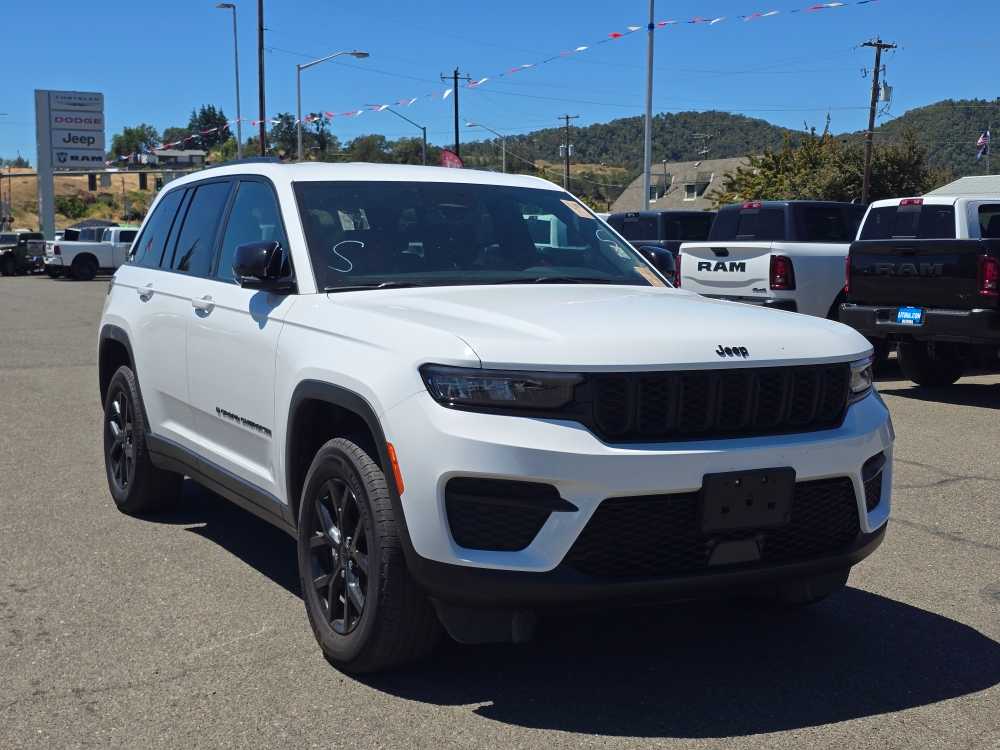 Thumbnail: 2024 Jeep Grand Cherokee - 17