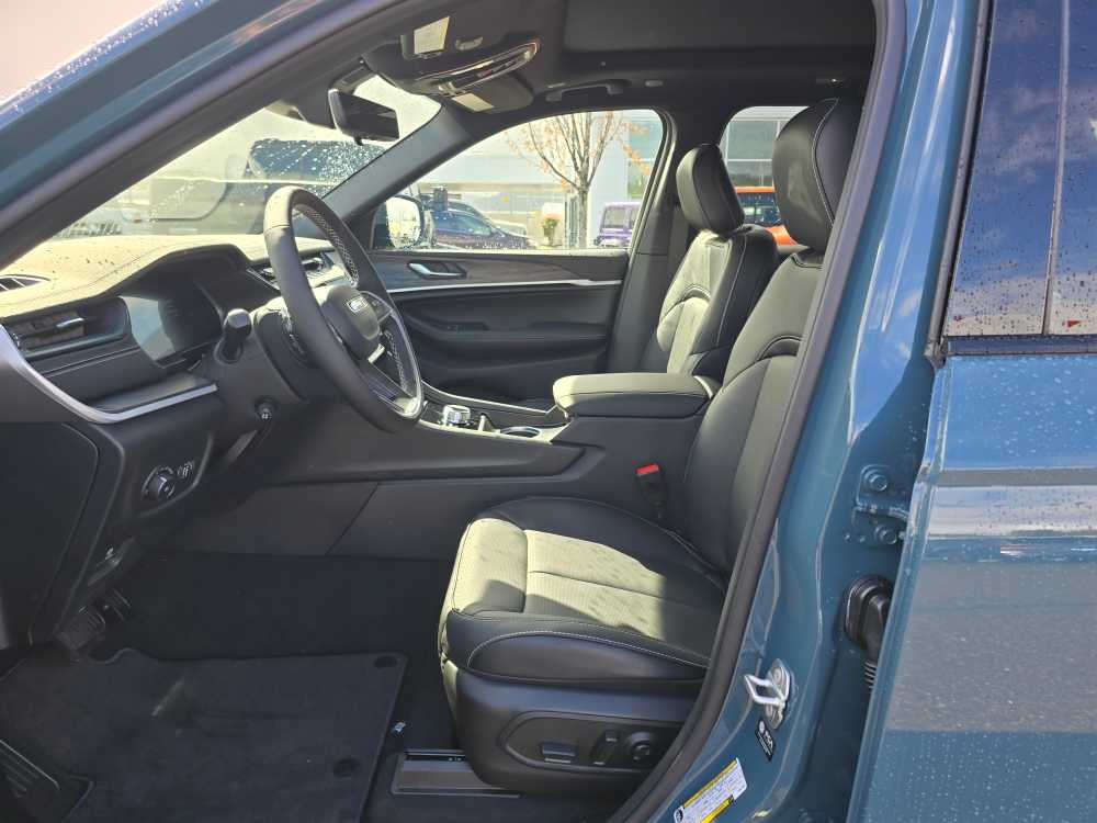 Thumbnail: 2026 Jeep Grand Cherokee - 9