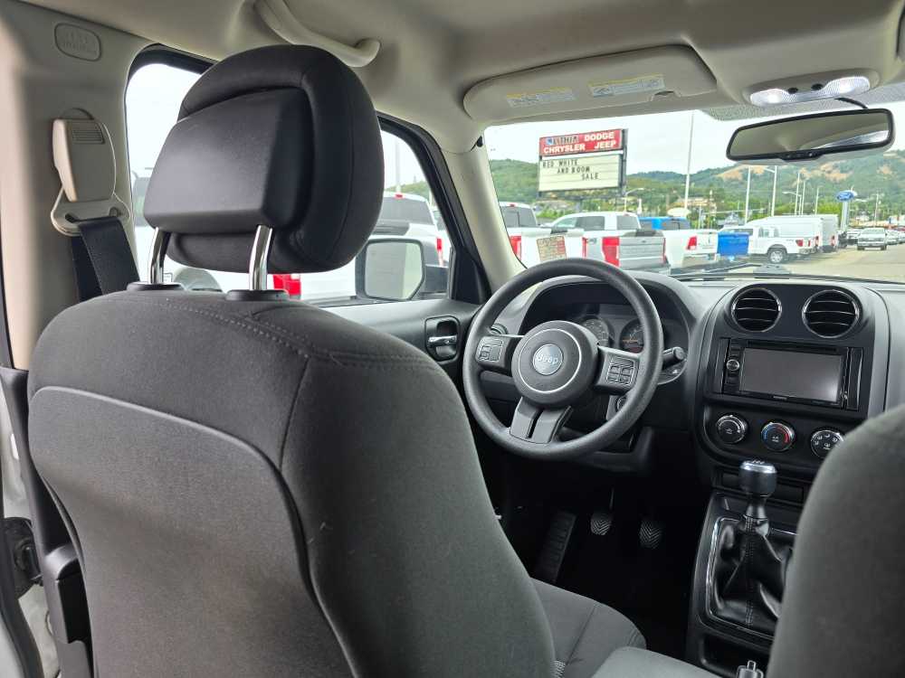 Thumbnail: 2016 Jeep Patriot - 10