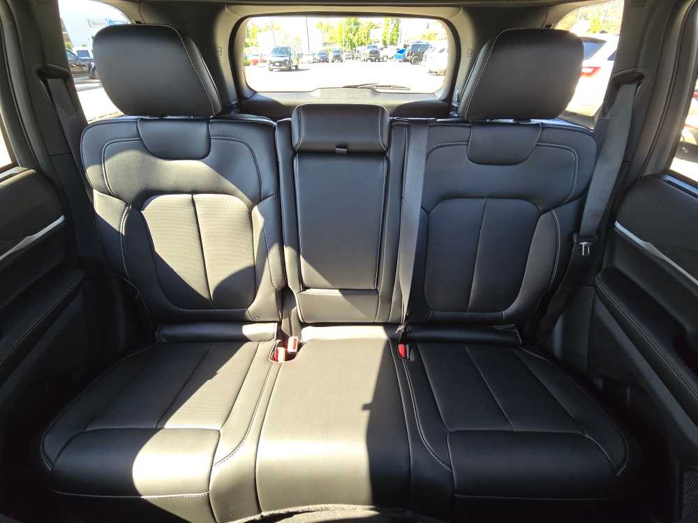 Thumbnail: 2025 Jeep Grand Cherokee - 17