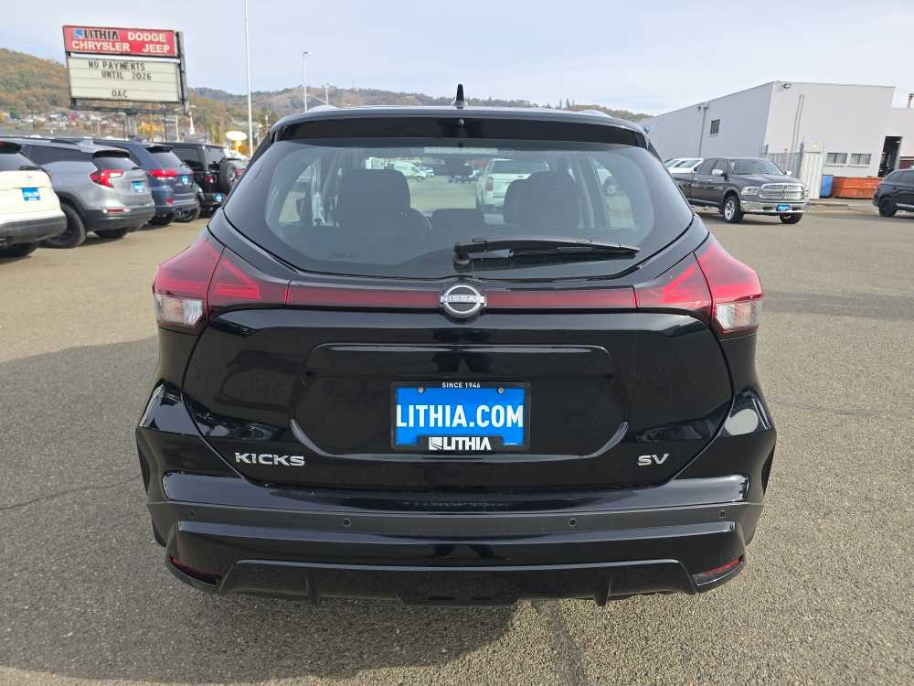 Thumbnail: 2023 Nissan Kicks - 4