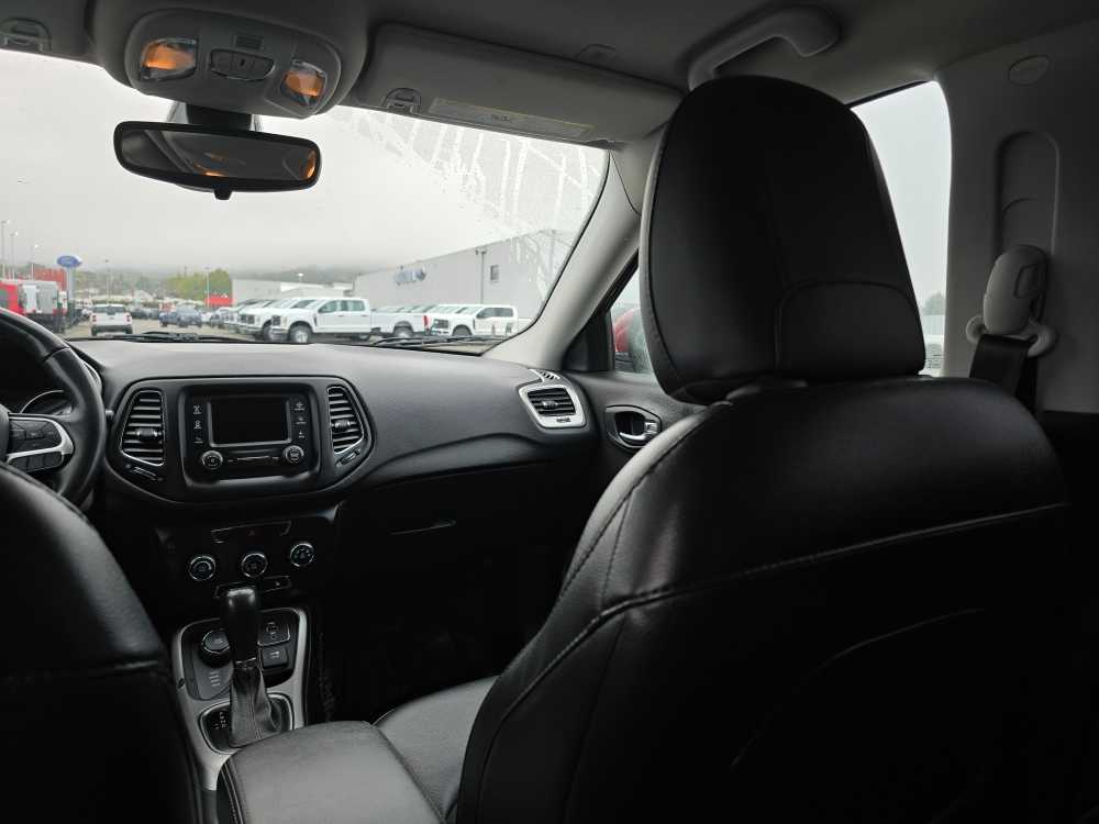 Thumbnail: 2018 Jeep Compass - 14