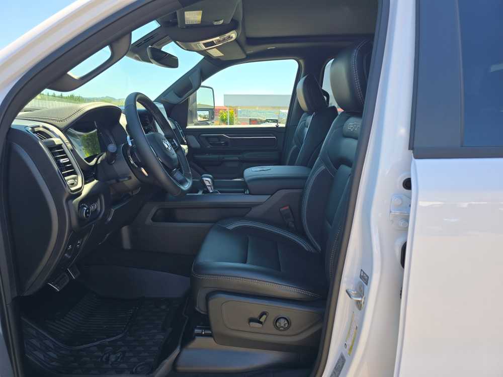 Thumbnail: 2026 RAM 1500 - 9